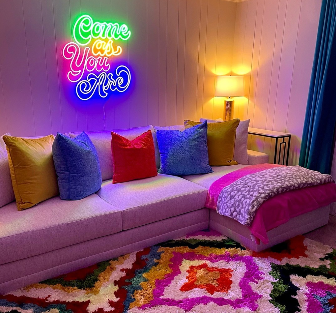 How to take THE perfect Instagram photo with your LED neon sign?