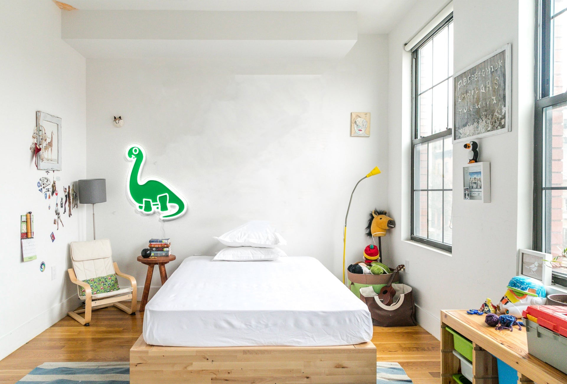 How to decorate a bedroom?