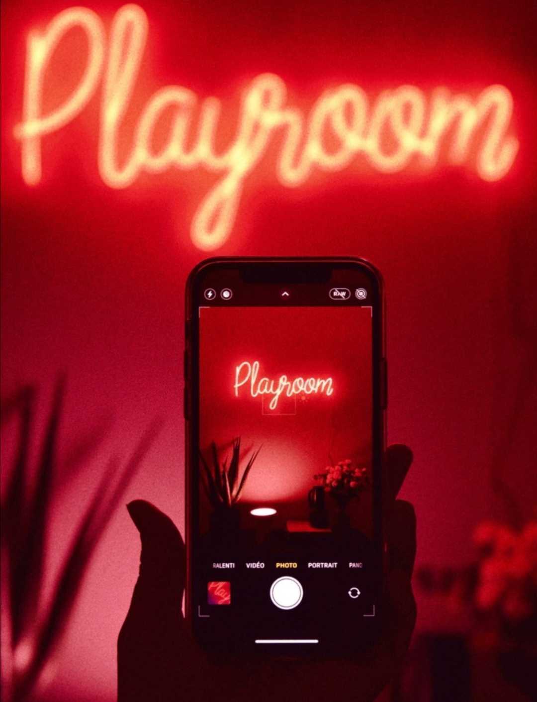 Sign School: How to create a custom neon sign