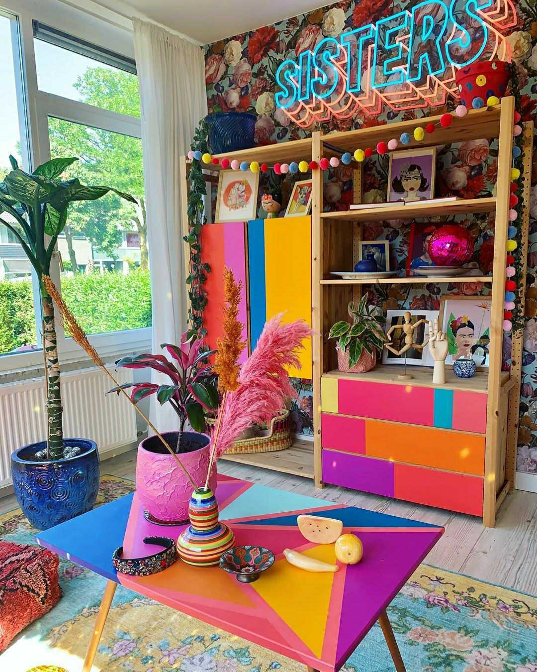 Using neon in the home to express your style