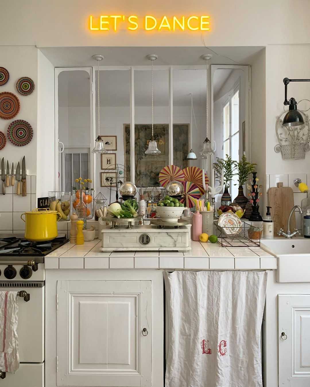 High Design: How to decorate with neon like a pro