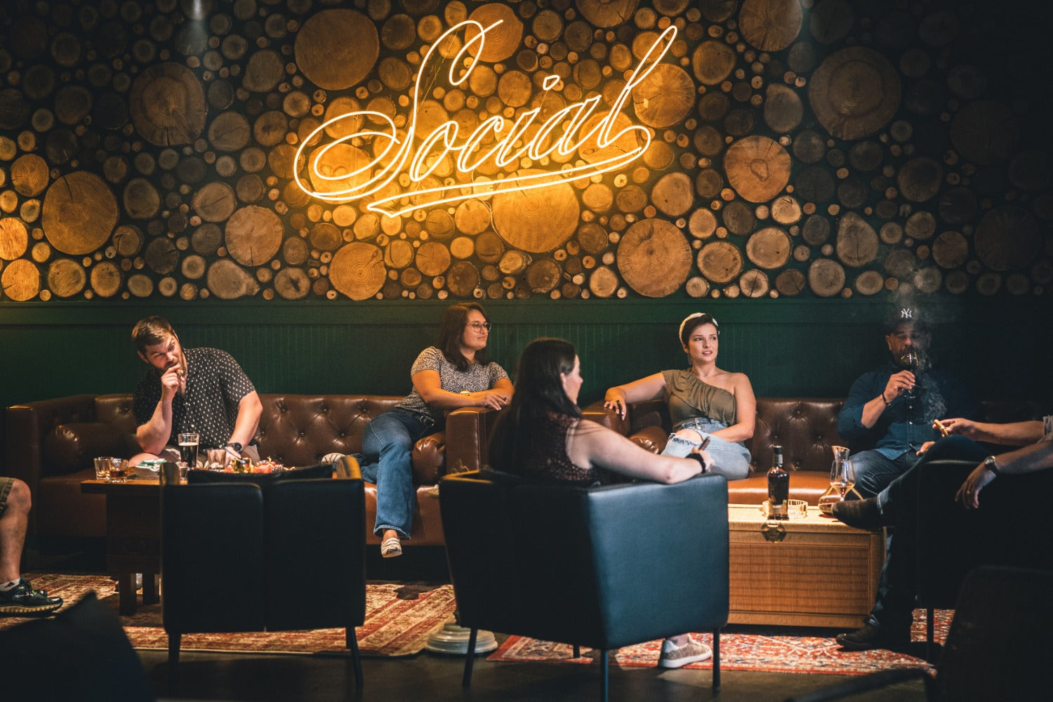 When Were Neon Signs Popular and Why Are They Making a Comeback in 2026?