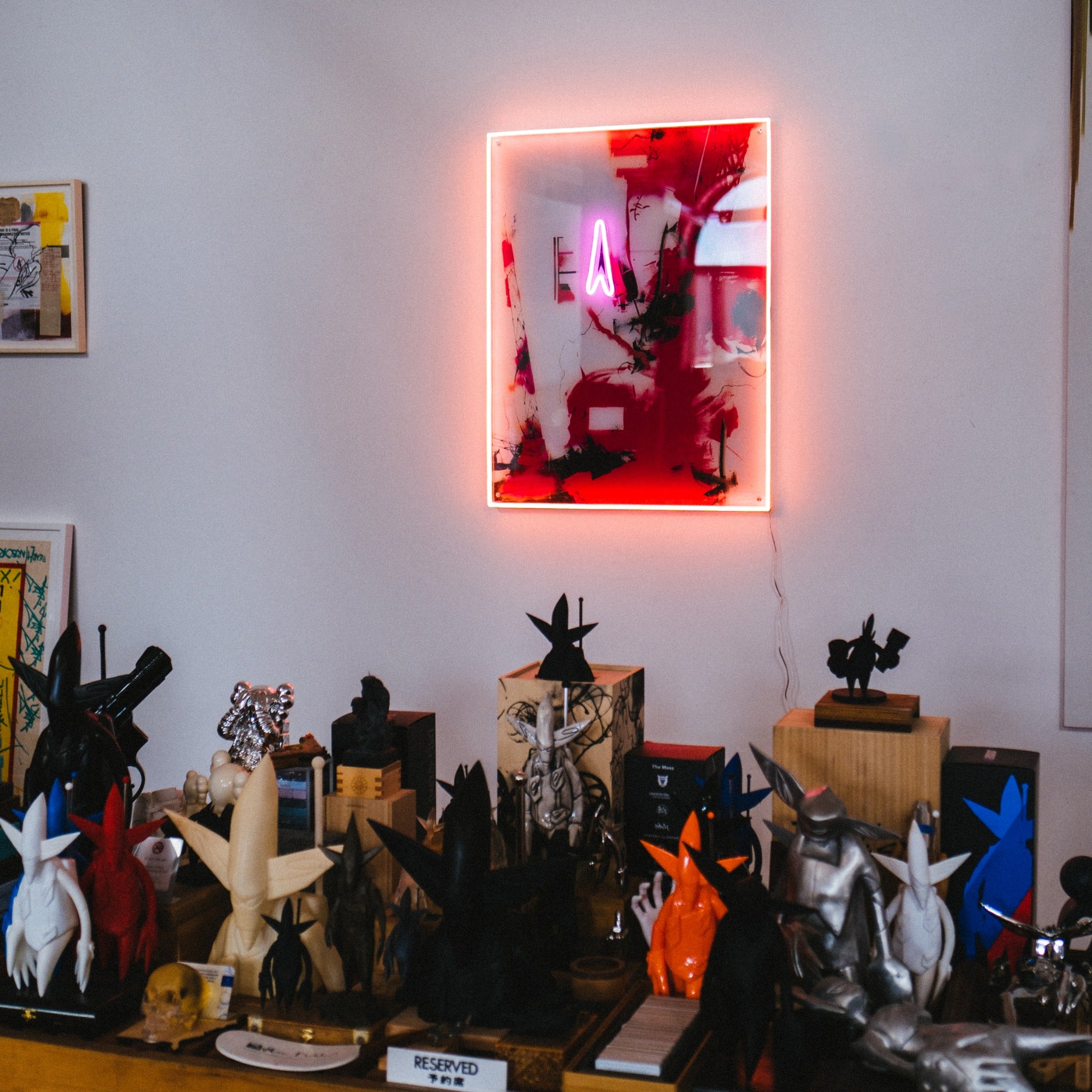 FuturaのViolent Treasure - LEDネオンサイン