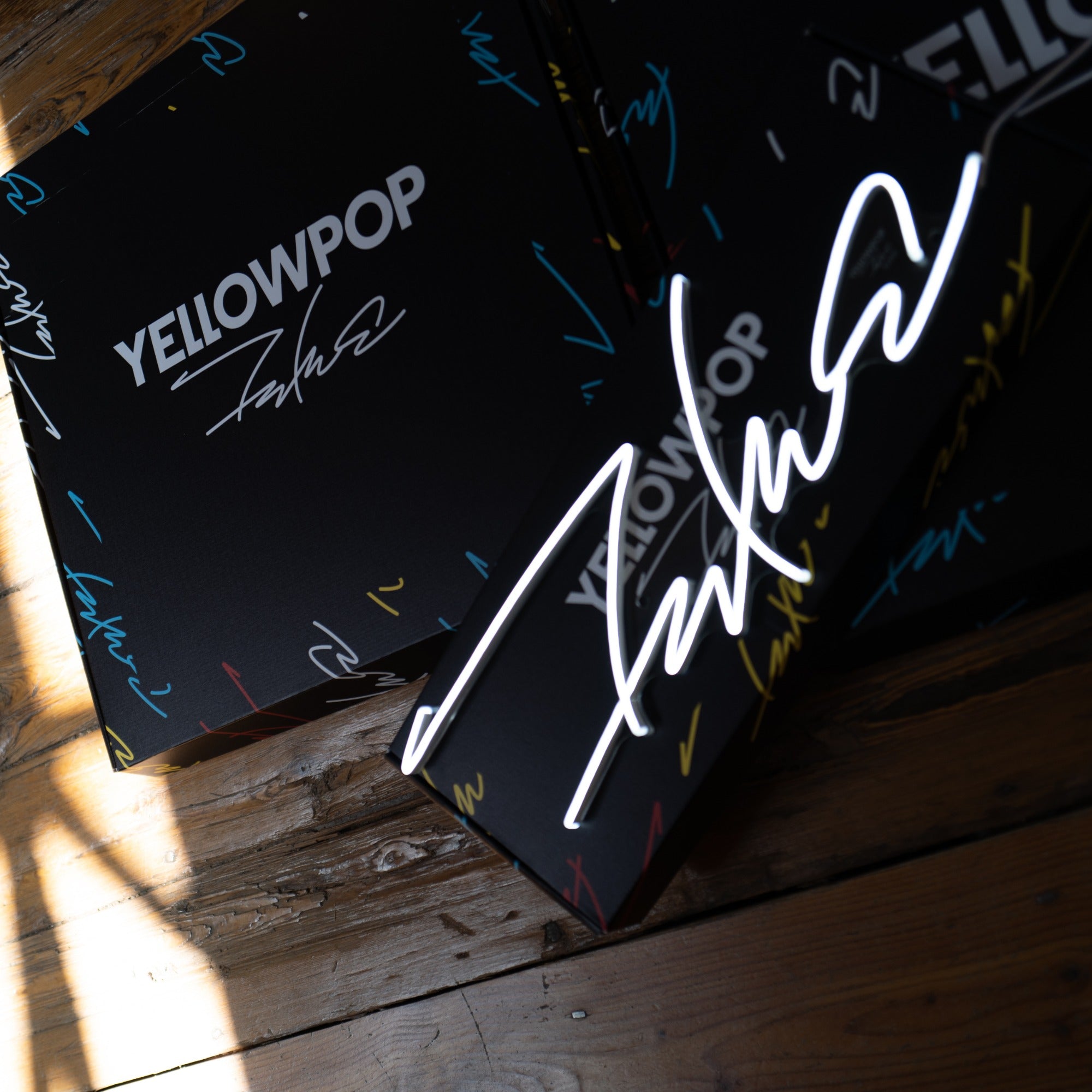 Signatura by Futura - LED neon sign