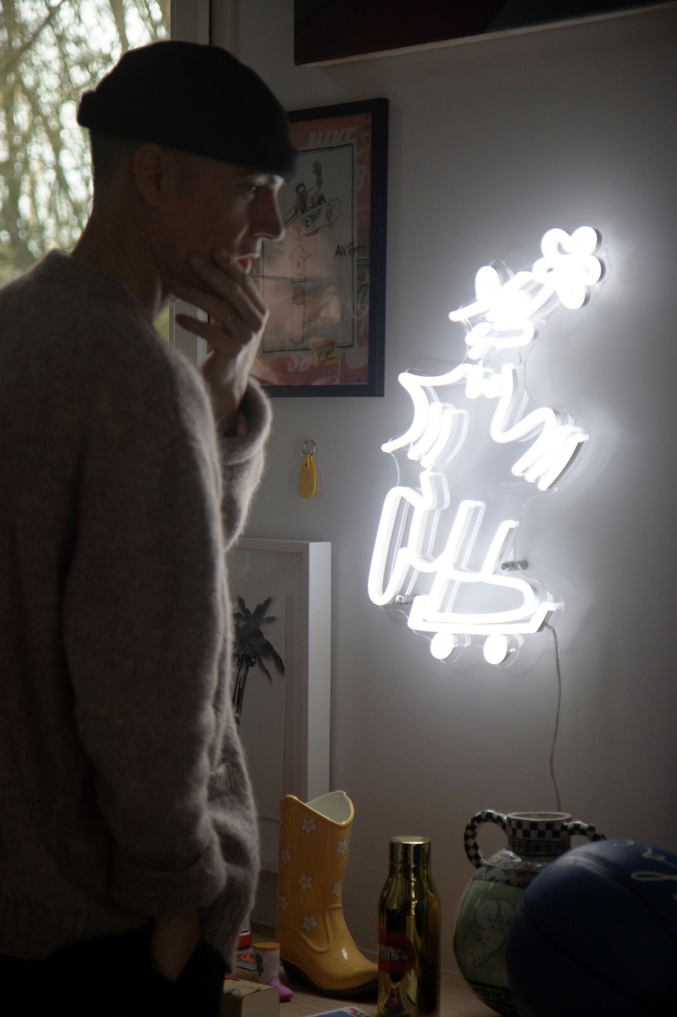 ルーカス・ボーフォート作「Gus Gus」、LEDネオンサイン