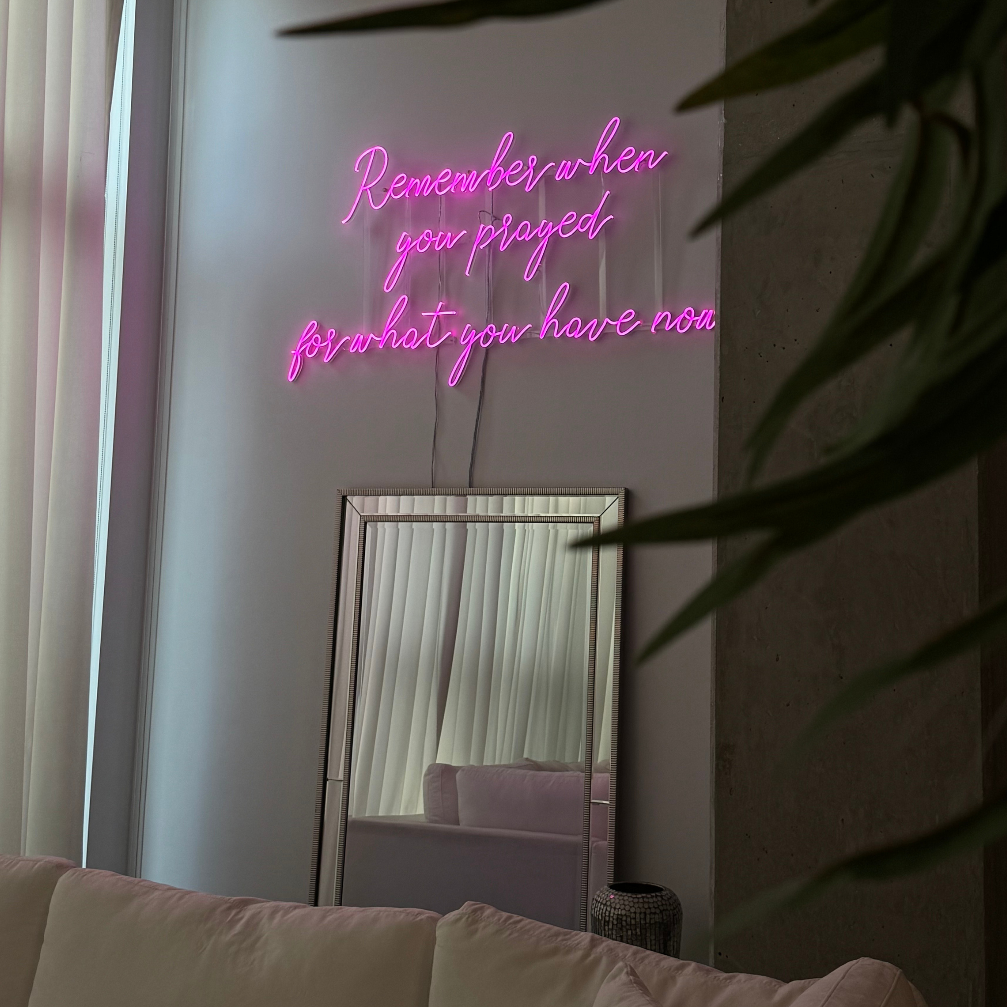 Create a custom LED neon sign - YELLOWPOP USA