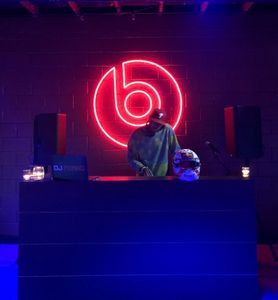 Tailor-Made Logo Neon Sign - Yellowpop LED Neon Sign