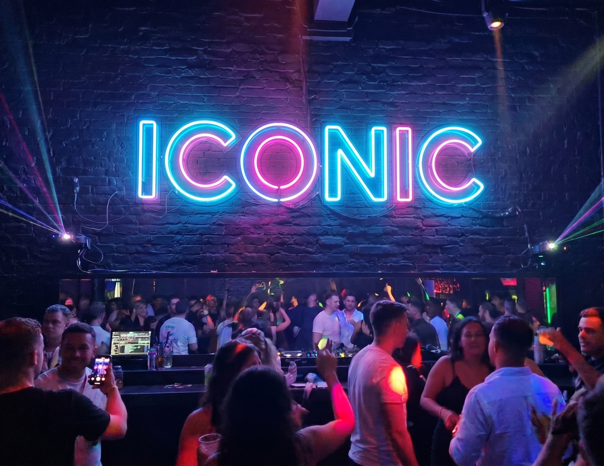 Iconic - YELLOWPOP USA