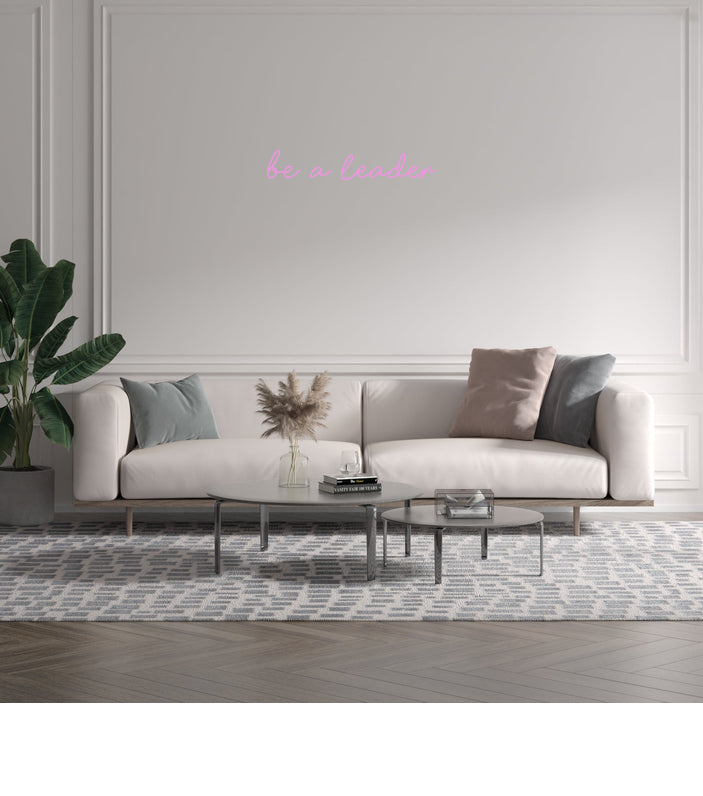 Custom text: be a leader