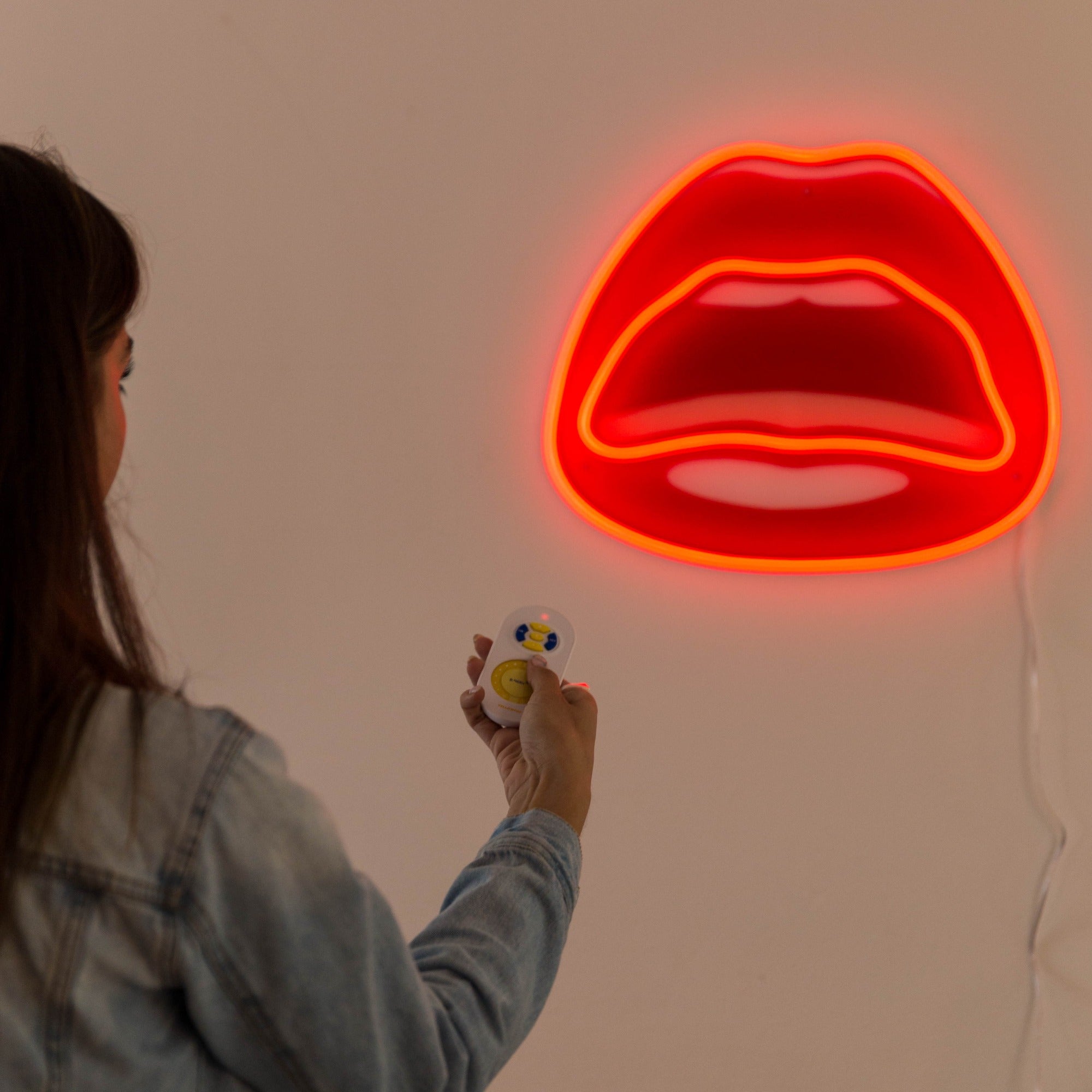 Red Lips by Tom Wesselmann, LED neon sign