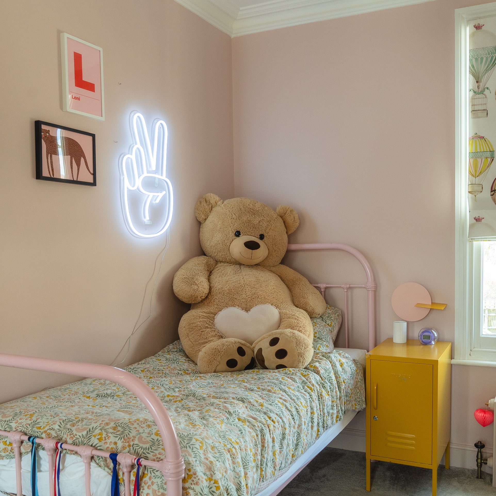 Peace Hand - LED neon sign