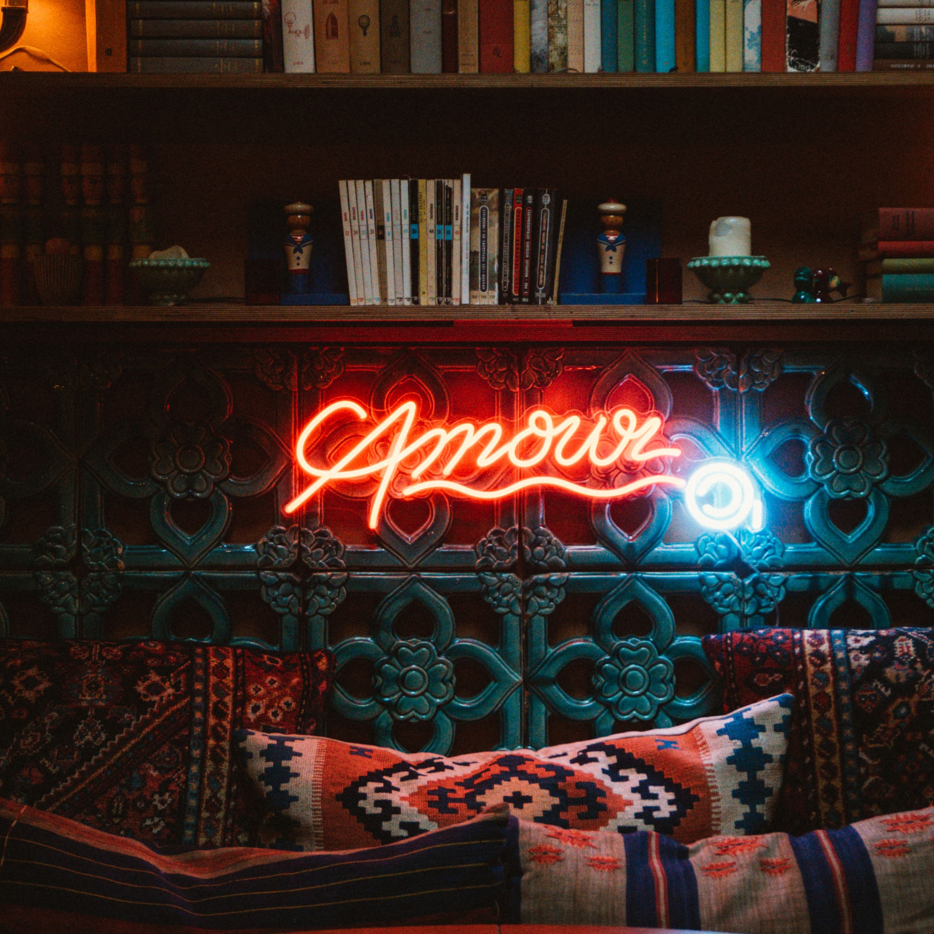 Amour © - LED neon sign by André Saraiva