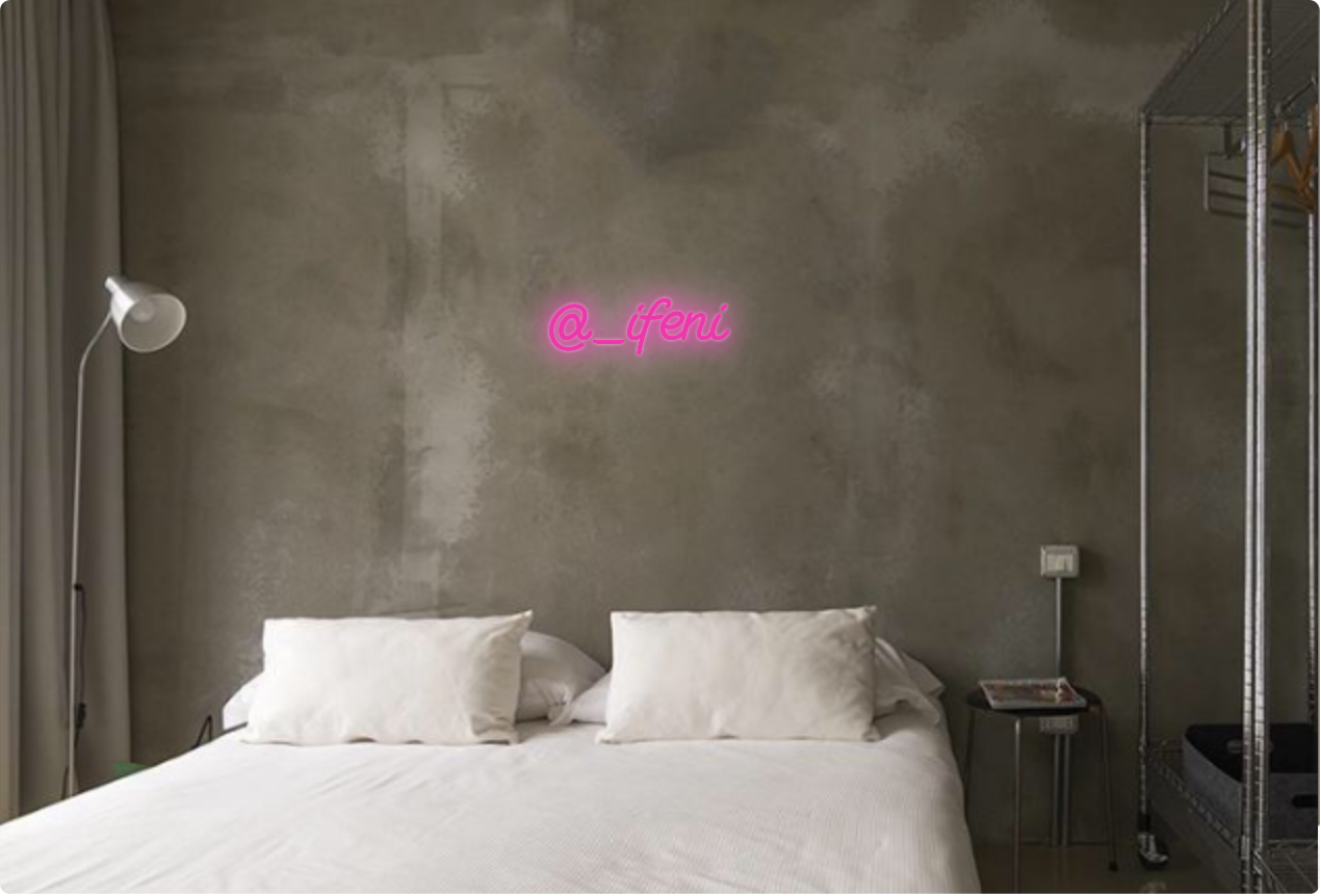 Custom text: @_ifeni